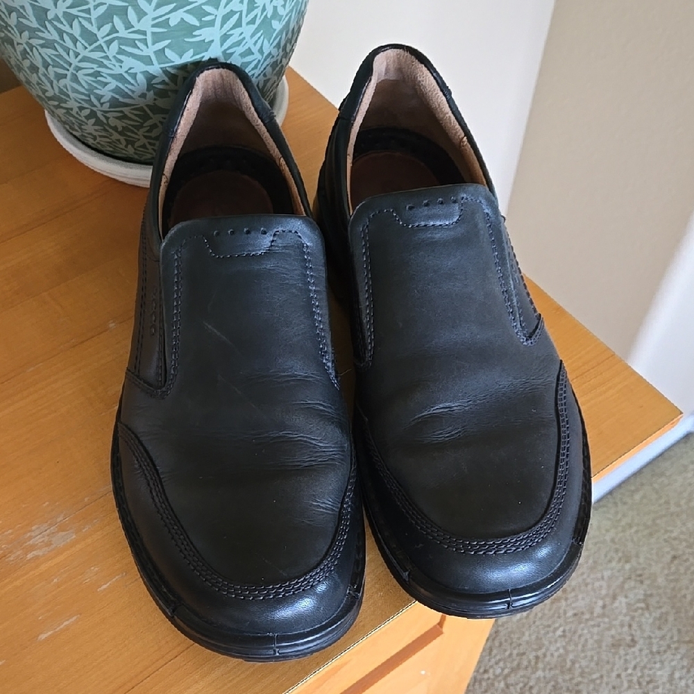 Black Leather Loafers with Elastic Goring